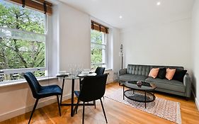 Avari Apartments - Gray'S Collection